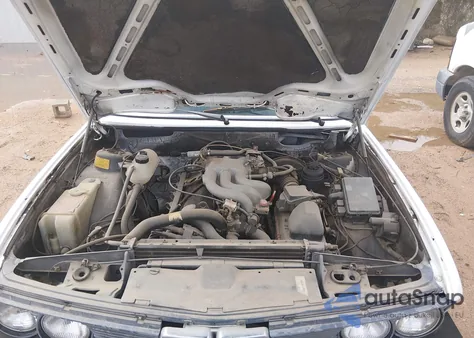 1983 BMW 528 E z USA, uszkodzony, nr VIN WBADK7303D7956230